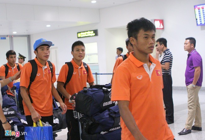 U19 Viet Nam ngay tro ve vang bong nguoi ham mo-Hinh-7